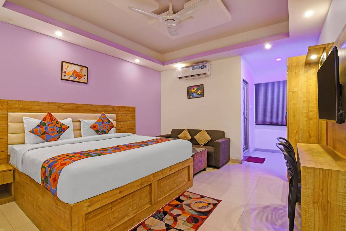 Premium Room | Egyptian cotton sheets, premium bedding, in-room safe, free WiFi