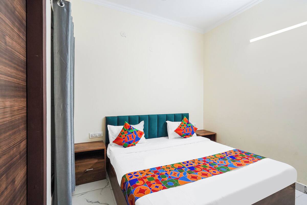 Deluxe Room | Egyptian cotton sheets, premium bedding, in-room safe, free WiFi