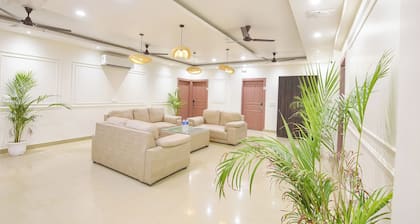 Fabhotel The White Pepper