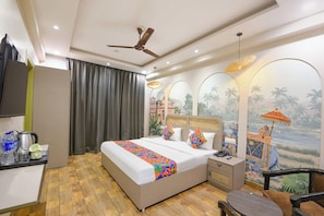 Egyptian cotton sheets, premium bedding, in-room safe, free WiFi