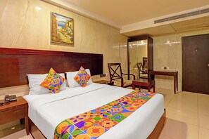 Egyptian cotton sheets, premium bedding, in-room safe, free WiFi - Fabhotel Western Inn (Chennai)