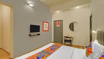Egyptian cotton sheets, premium bedding, in-room safe, free WiFi