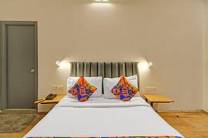 Egyptian cotton sheets, premium bedding, in-room safe, free WiFi