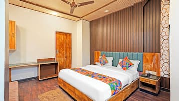 Premium Room | Egyptian cotton sheets, premium bedding, in-room safe, free WiFi