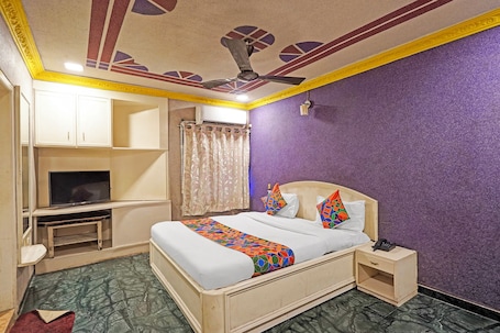 Egyptian cotton sheets, premium bedding, in-room safe, free WiFi