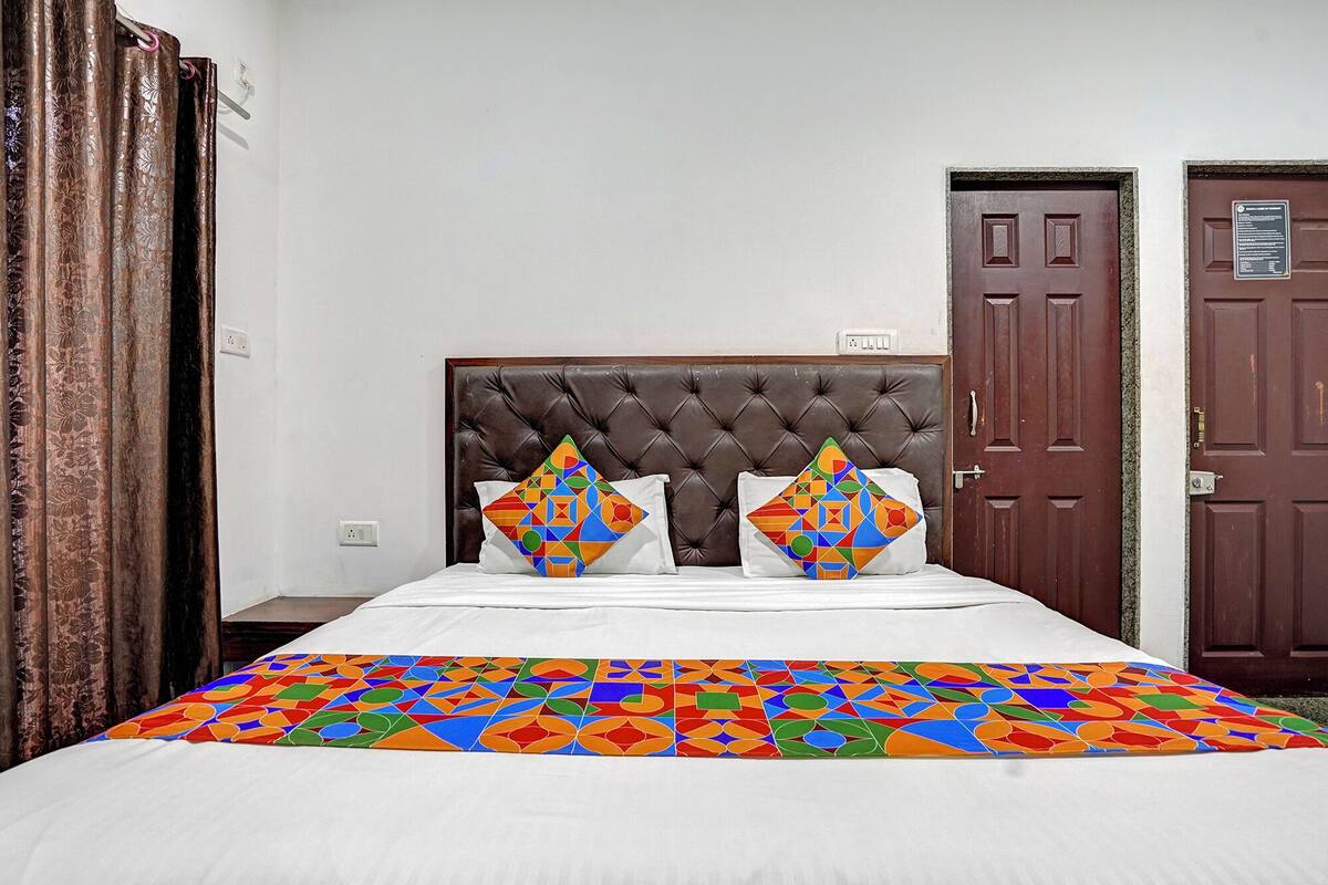 Egyptian cotton sheets, premium bedding, in-room safe, free WiFi