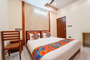 Egyptian cotton sheets, premium bedding, in-room safe, free WiFi