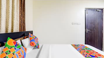 Egyptian cotton sheets, premium bedding, in-room safe, free WiFi