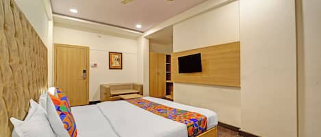 Egyptian cotton sheets, premium bedding, in-room safe, free WiFi