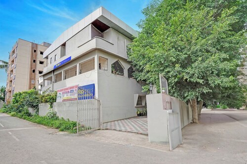 Fabhotel Aj Residency Airport Stay