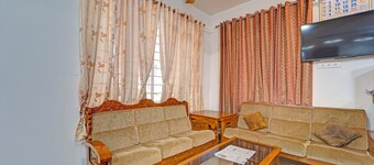 Fabhotel Raja Residency