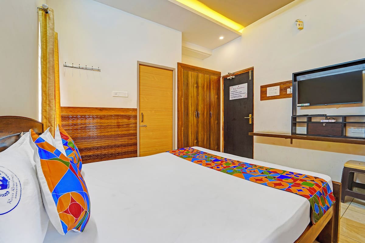 Luxury Room | Egyptian cotton sheets, premium bedding, in-room safe, free WiFi