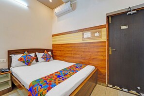 Egyptian cotton sheets, premium bedding, in-room safe, free WiFi