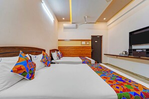 Egyptian cotton sheets, premium bedding, in-room safe, free WiFi - Fabhotel Raja Residency (Coimbatore)