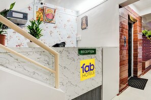 Reception - Fabhotel Atithi Regency Home Stay (Pune)