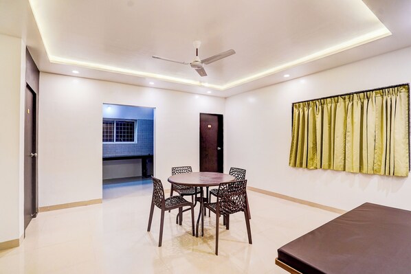 Dining - Fabhotel Atithi Regency Home Stay (Pune)