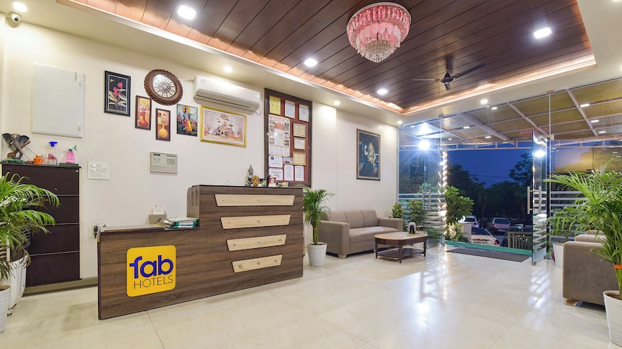 Fabhotel Shiv Palace