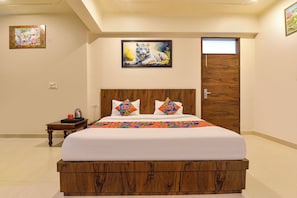 Deluxe Room | Egyptian cotton sheets, premium bedding, in-room safe, free WiFi