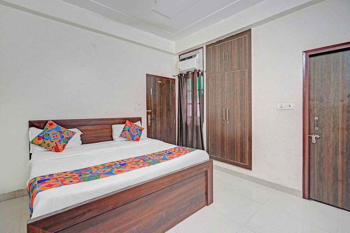 Deluxe Room | Egyptian cotton sheets, premium bedding, in-room safe, free WiFi