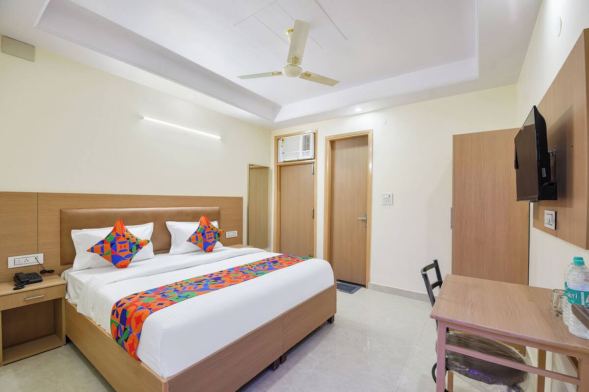 Premium Room | Egyptian cotton sheets, premium bedding, in-room safe, free WiFi