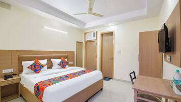 Premium Room | Egyptian cotton sheets, premium bedding, in-room safe, free WiFi