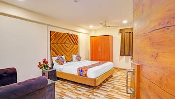 Habitación ejecutiva | Sábanas de algodón egipcio, ropa de cama de alta calidad, caja fuerte