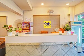 Reception - Fabhotel New Krishna Palace (Indore)