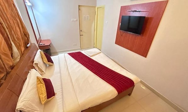 Egyptian cotton sheets, premium bedding, in-room safe, free WiFi