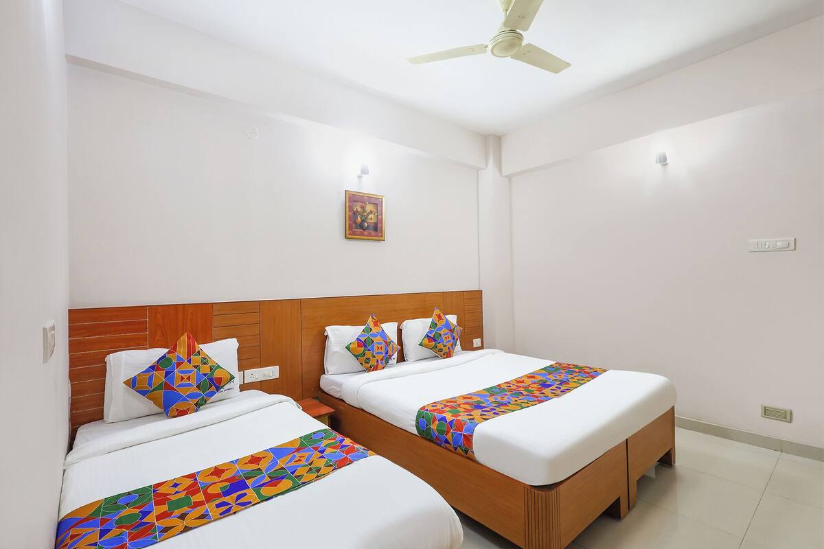 Egyptian cotton sheets, premium bedding, in-room safe, free WiFi