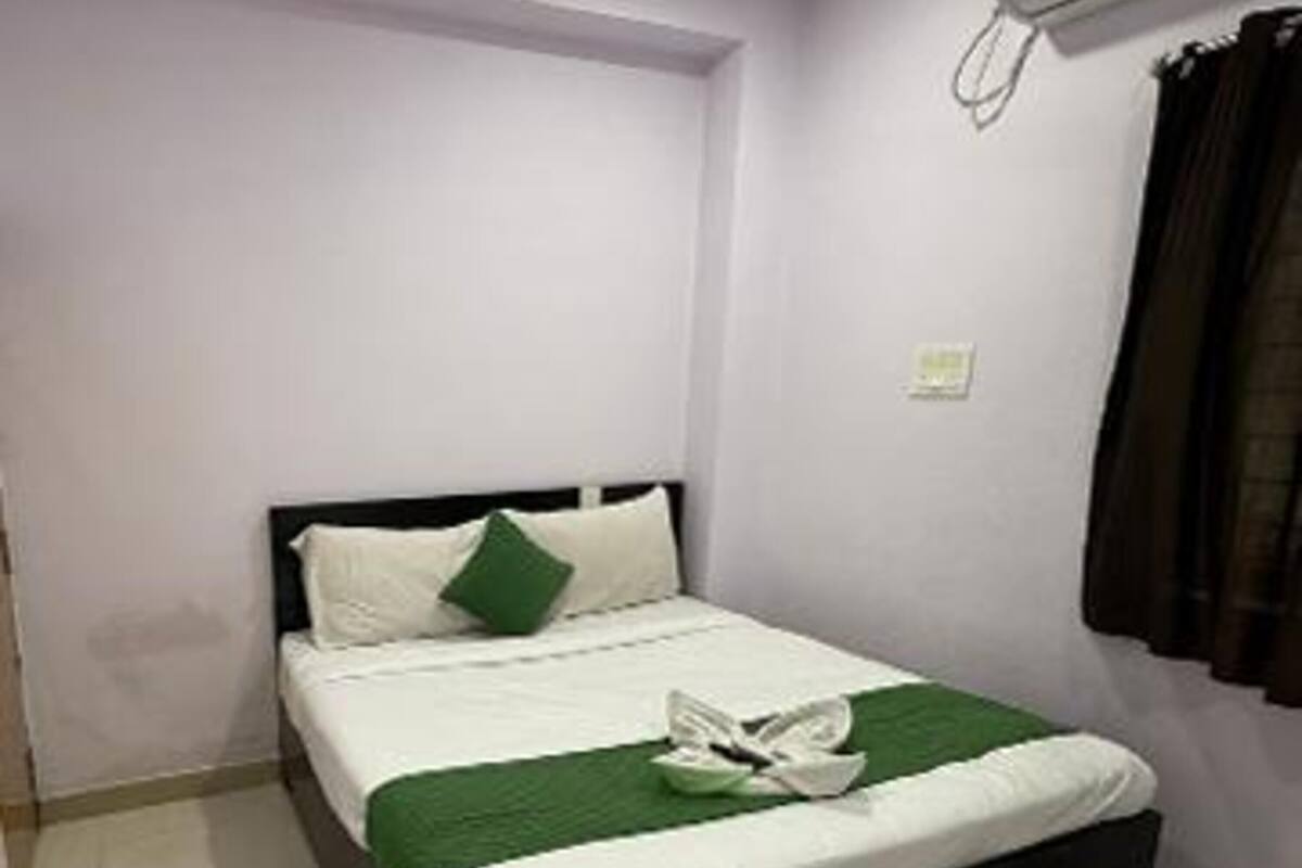 Deluxe Room | Egyptian cotton sheets, premium bedding, in-room safe, free WiFi