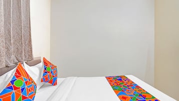 Egyptian cotton sheets, premium bedding, in-room safe, free WiFi