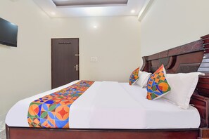 Egyptian cotton sheets, premium bedding, in-room safe, free WiFi