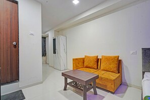 Egyptian cotton sheets, premium bedding, in-room safe, free WiFi