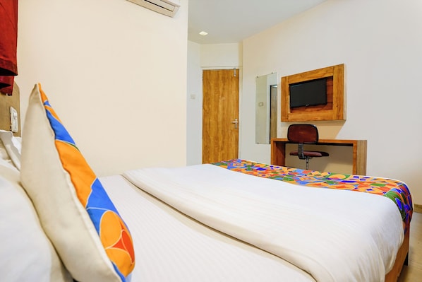 Egyptian cotton sheets, premium bedding, in-room safe, free WiFi