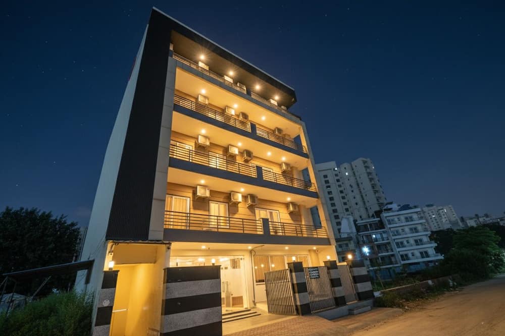 Fabhotel Alpha Stayz