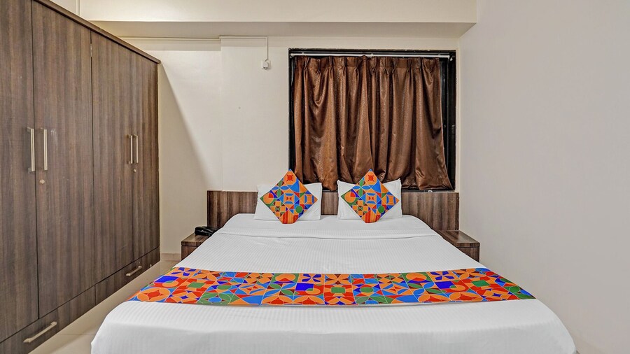 Fabhotel Royal Inn I