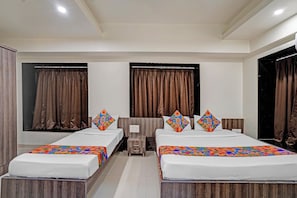 Egyptian cotton sheets, premium bedding, in-room safe, free WiFi - Fabhotel Royal Inn I (Pune)