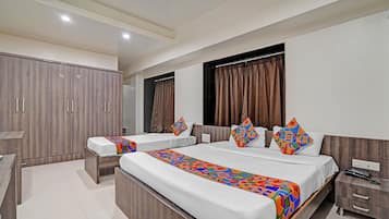 Egyptian cotton sheets, premium bedding, in-room safe, free WiFi