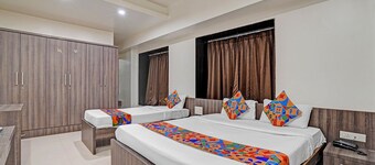 Fabhotel Royal Inn I