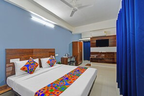 Deluxe Room | Egyptian cotton sheets, premium bedding, in-room safe, free WiFi