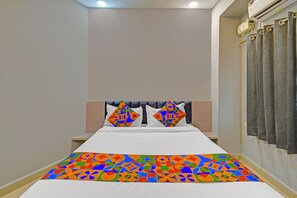 Egyptian cotton sheets, premium bedding, in-room safe, free WiFi