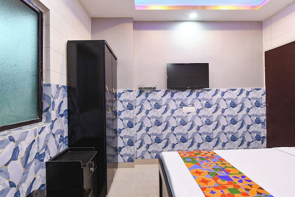 Egyptian cotton sheets, premium bedding, in-room safe, free WiFi