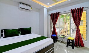 Premium Room | Egyptian cotton sheets, premium bedding, in-room safe, free WiFi