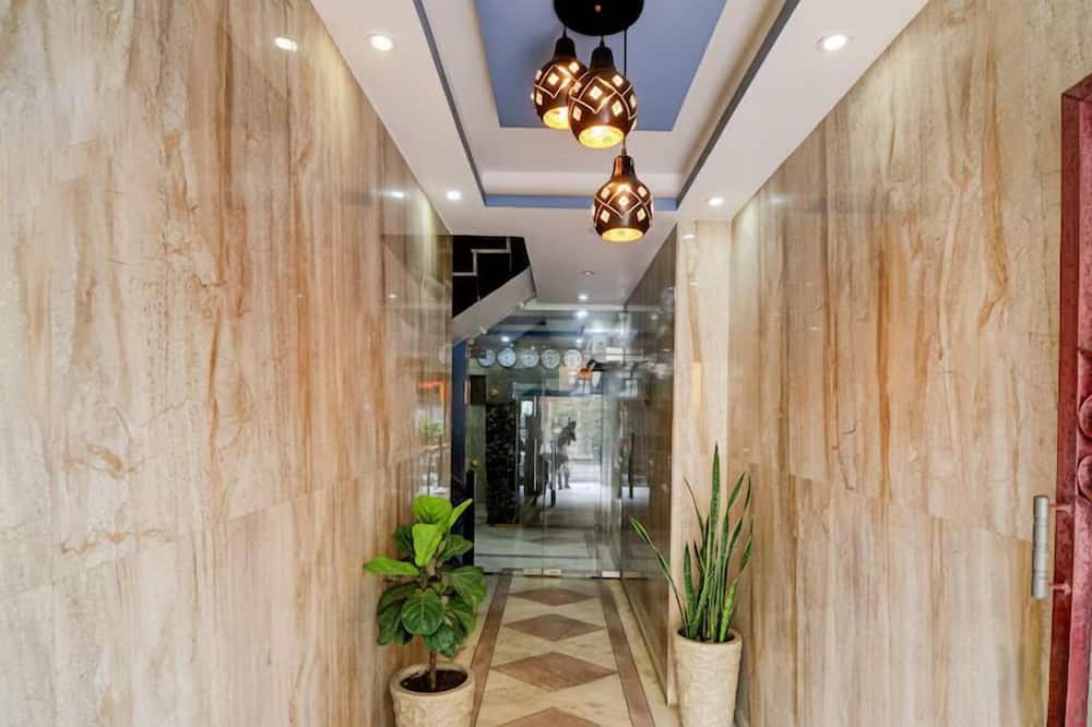 Fabhotel Gulshan Palace