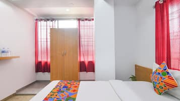 Egyptian cotton sheets, premium bedding, in-room safe, free WiFi