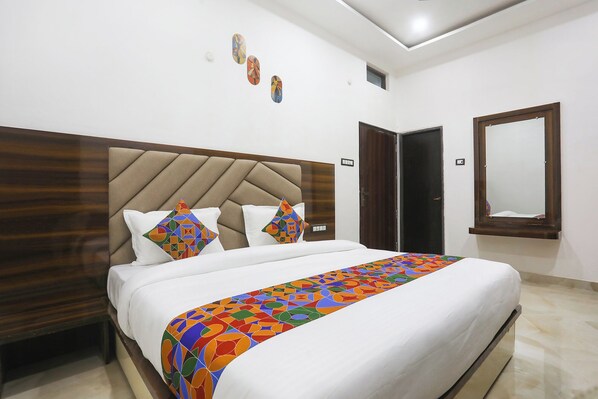 Egyptian cotton sheets, premium bedding, in-room safe, free WiFi