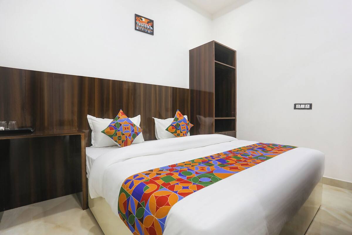 Deluxe Room | Egyptian cotton sheets, premium bedding, in-room safe, free WiFi