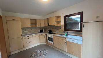 Micro-ondas, fogão, cooktop, lava-louças