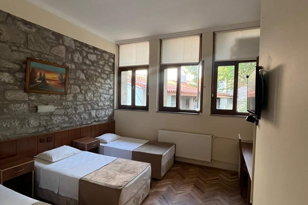 Standard Triple Room | Free WiFi, bed sheets