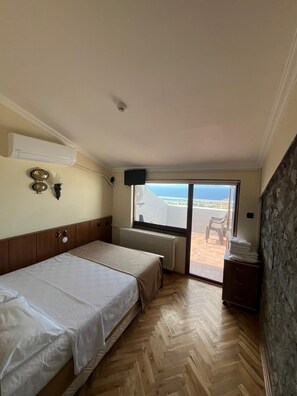 Deluxe Room | Free WiFi, bed sheets